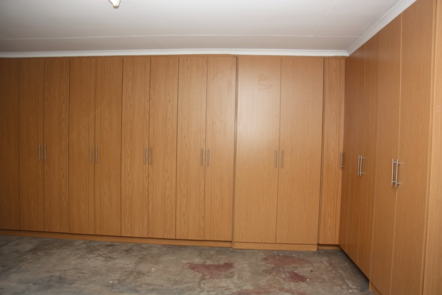 2 Bedroom Property for Sale in Langenhovenpark Free State